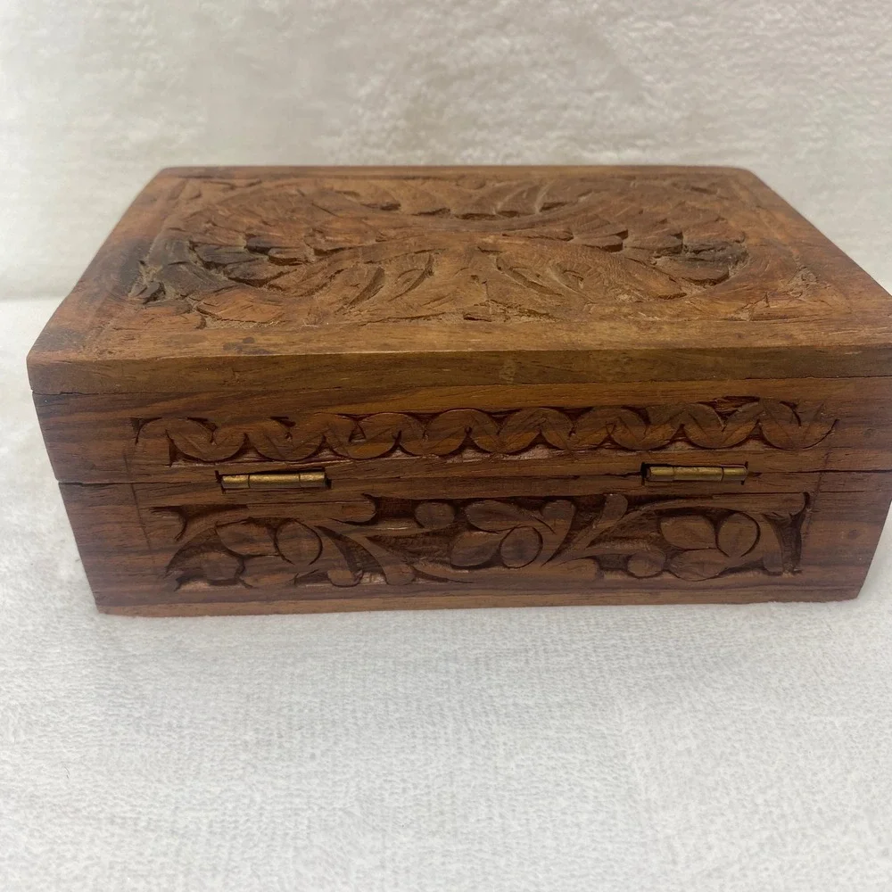 Hand‎ Carved Wooden Trinket Box Jewelry Keepsake Blue Velvet Lined
